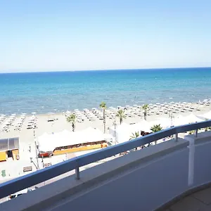 Lazuli Sea View Beachfront Ap 43 Апартаменты